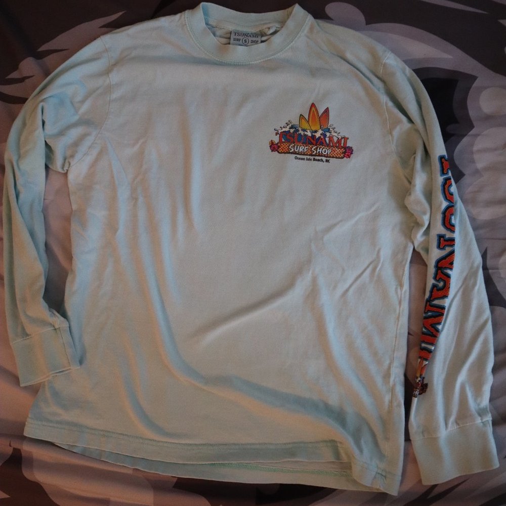 Tsunami Surf Shop Tshirt Size Medium 18" 26"
